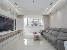 大润发旁 精装修南北通4房,送大露台100平,看房随时