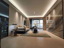 站南现房!三室两厅两卫128平送储藏室,火车站潍阳近 即住