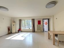 假日风景花园 没有大税 南北通透 洋房一楼前后院和边院