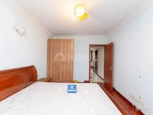 新上精装修两房,双南全明户型,带一个固定车位,近云山路地鉄