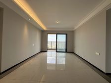 直降10万急售!全新未住人,高楼层南北通透4房。