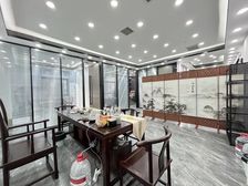 接待办公两不误 升龙广场0平实拍 家具可调换 随时看