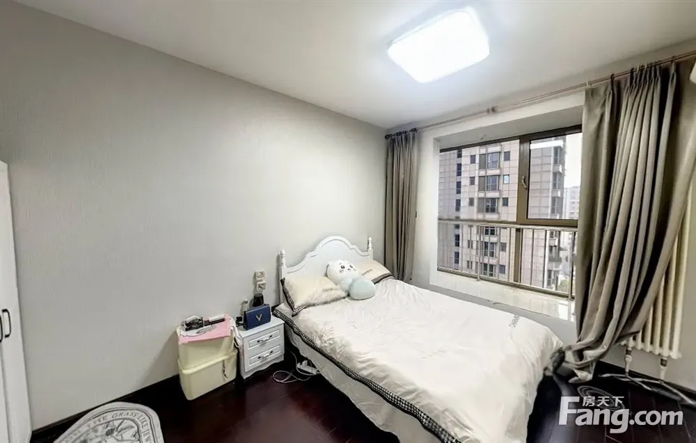 悦府家园中间楼层 电梯房精装修一室一厅 出行方便近地铁近商场