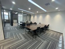 蠡园开发区 宝通大厦 国家工业设计园185平精装带家具隔断