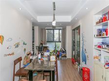 金领国际 132.98平3居 南北向精装修 着急出售