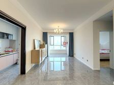 拥金0.5% 海河大观 次新房 精装两居 满五