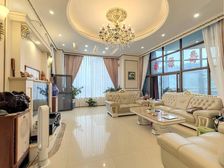 东南向,视野开阔,板障山山景,格局方正。