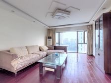 东湖大郡一期东区 4室2厅 174.38平