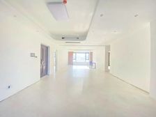 三面环山大平层 百万精装 诚意出售 免高税 视野采光好