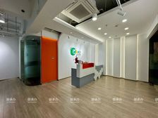 出地铁口就到公司楼下 半层1050平精装修现房 车位随便停