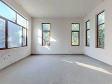 龙湖天街旁类独栋别墅自带双车位,300平大花园