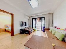 精装修,满5年1梯1户飞机户型,中间位置,视野好。