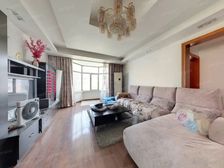 此房满五年且一,业主诚意出售,空间结构好,有露台