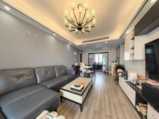 海亮香榭里 婚装40万保养好四房两卫 楼层视野好 急售