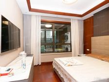 融创外滩次新房带150平大花园共三层实用面积500平!