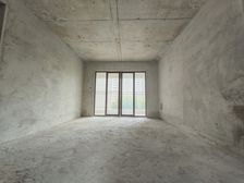 中骏世界城南北通透四房,不靠路望小区安静。