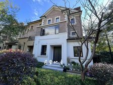 莱茵边套 带电梯 花园大 车位充足 保养好