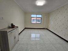 爱特十八中木材公司 单价3400/平 三室 老证35.8万