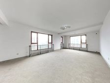 K2玉兰湾 电梯高层大四居 三面朝阳 好楼层 好位置 有钥匙