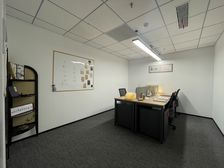 古城区近南门地铁站泰华商务楼,精装修价格免租期可谈,初创企业