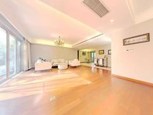 仁恒双湖湾,一楼带200平院子,仅此一套在售,保养好,诚意售