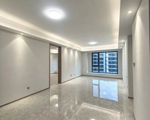 大学城地铁 次新品质社区 改善四居室 眼镜户型 一天没住过