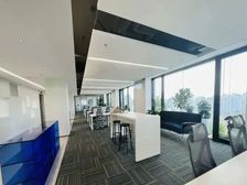 奥林匹克独栋 精装修办公室 户型方正采光好 随时可用