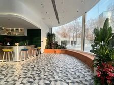 北四环奥体中心 纯一层商业立项 有休闲平台 可外摆 景色优美