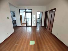 星尚湾,中间楼层南北通透三房,有产前车位,随时看房!