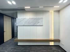 220平精装容纳50人!地铁口交投大厦3加1户型 物业直租!