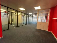 厦滘地铁旁 237方五房精装 可拎包办公 繁华商圈好招人