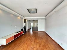 送车库!送车库! 可装电梯 次顶楼 总高7层 满五 随时看房