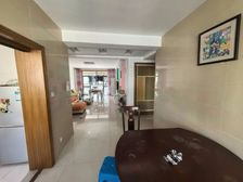 实拍图真 格,小区中心位置好楼层,满五,看中价格可谈