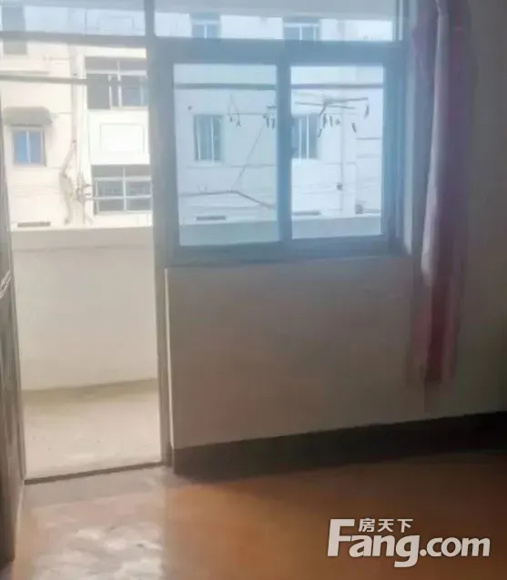 本地中介新推出风伟新村公园旁一梯两户双南全明的两室一厅！