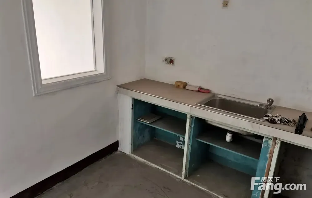 紧邻花博园区抬眼望去是花的海洋水的世界心情舒畅心旷神怡！