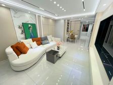 东方广场 临近地铁 采光 商圈完整 出行方便 拎包入住