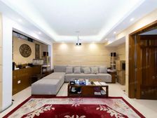 价格好谈,双拼别墅,带地下室,花园250平,可免费停两辆车