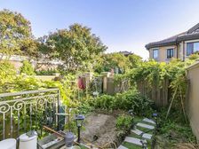 新出北辰红橡墅联排东边户,大花园,好位置,看房方便,诚意出售