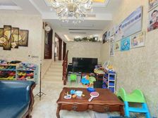 一期联排边套 花园150平 随时看 2019年装修 地铁口