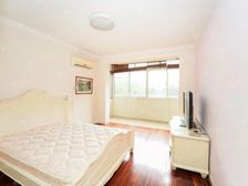 精装修拎包住,近地铁站,一梯两户双南户型,随时看房,业主诚售