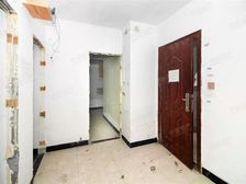 诚心出售2房,清水毛坯,,得房率高,房型正气