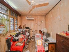 低楼层 南北两房 有钥匙随时可以看 业主诚意出售 价格可以谈