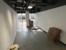 国贸临街 底商旺铺 燃气 排烟 上下水 可注册 餐饮外卖