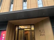 层高6米单一层临街商铺单元口间可餐饮龙城大街