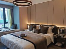 户型方正 紧邻商圈 出行方便