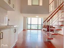 绿地环球甲级写字楼 110平高层 地铁1号线200米