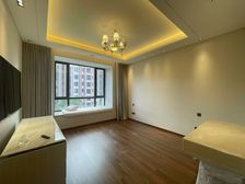 紫薇租售 笋盘三房 位置安静保养好 有车位储物间 看房找小于