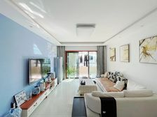 地铁口精装两房 业主自住保养到位 拎包入住 位置次顶楼