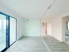 金辉横厅大三房 中间位置 不靠马路 业主急卖 看房方便