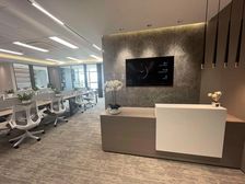 徐汇区虹桥路丨汇京国际广场丨豪华装修丨落地窗丨正对电梯